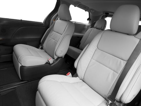 Used 2017 Toyota Sienna XLE w/ XLE Navigation Package AWD/4WD image 14