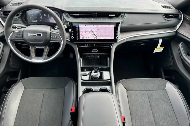 New 2026 Jeep Grand Cherokee L 4WD image 10