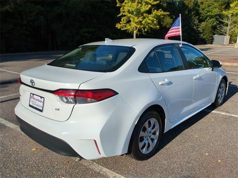 Used 2024 Toyota Corolla LE image 4