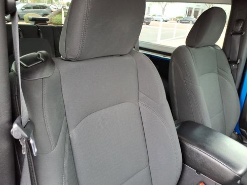 Used 2021 Jeep Wrangler Sport S image 11