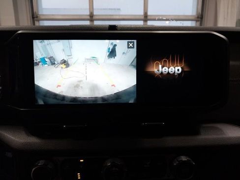Used 2024 Jeep Wrangler Willys image 15