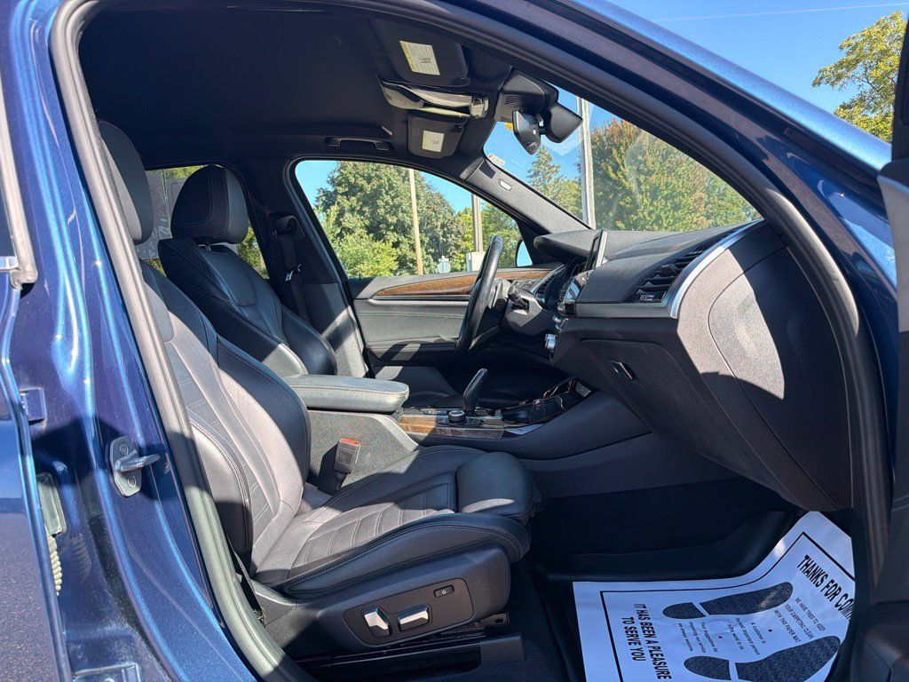 Used 2019 BMW X3 xDrive30i w/ Driving Assistance Package AWD/4WD image 11