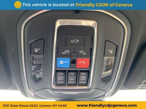 Used 2025 Jeep Grand Cherokee L Limited AWD/4WD image 18