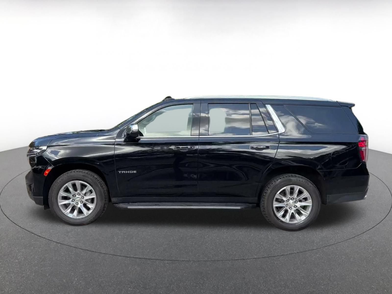 Used 2023 Chevrolet Tahoe Premier AWD/4WD image 8