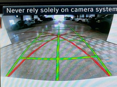 Used 2016 BMW 320i Sedan image 18