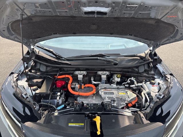 Used 2024 Nissan Ariya AWD image 29