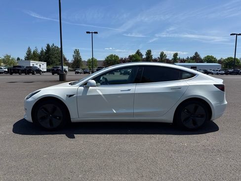 Used 2020 Tesla Model 3 Standard Range Plus RWD image 4