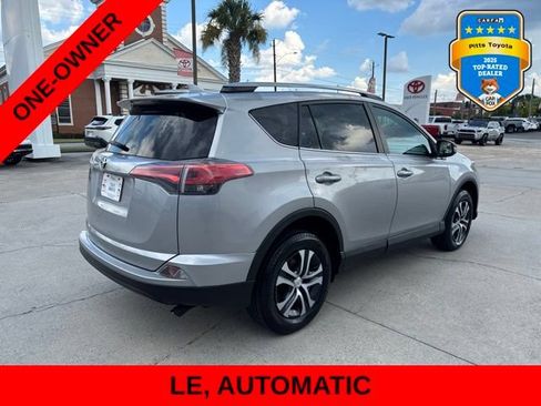 Used 2017 Toyota RAV4 LE FWD image 5