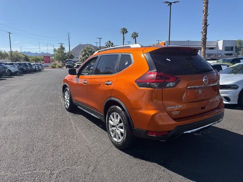 Used 2020 Nissan Rogue SV FWD image 13