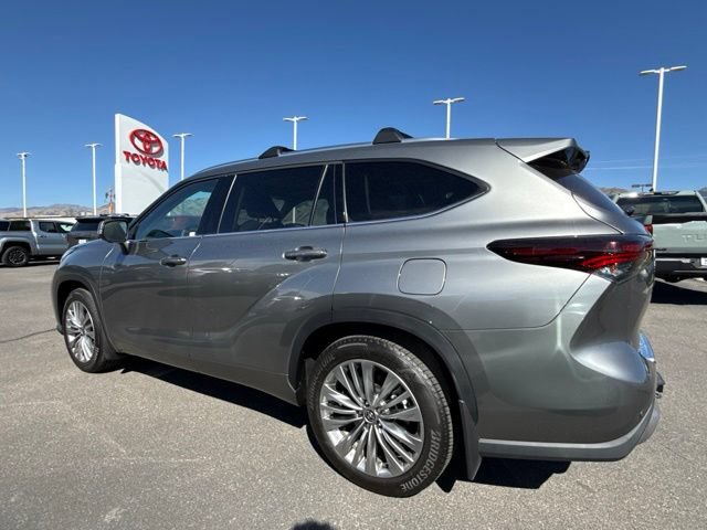 Used 2026 Toyota Highlander Platinum AWD/4WD image 8