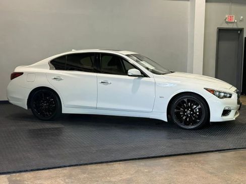 Used 2019 INFINITI Q50 Luxe w/ Essential Package (3.0T Luxe) image 5
