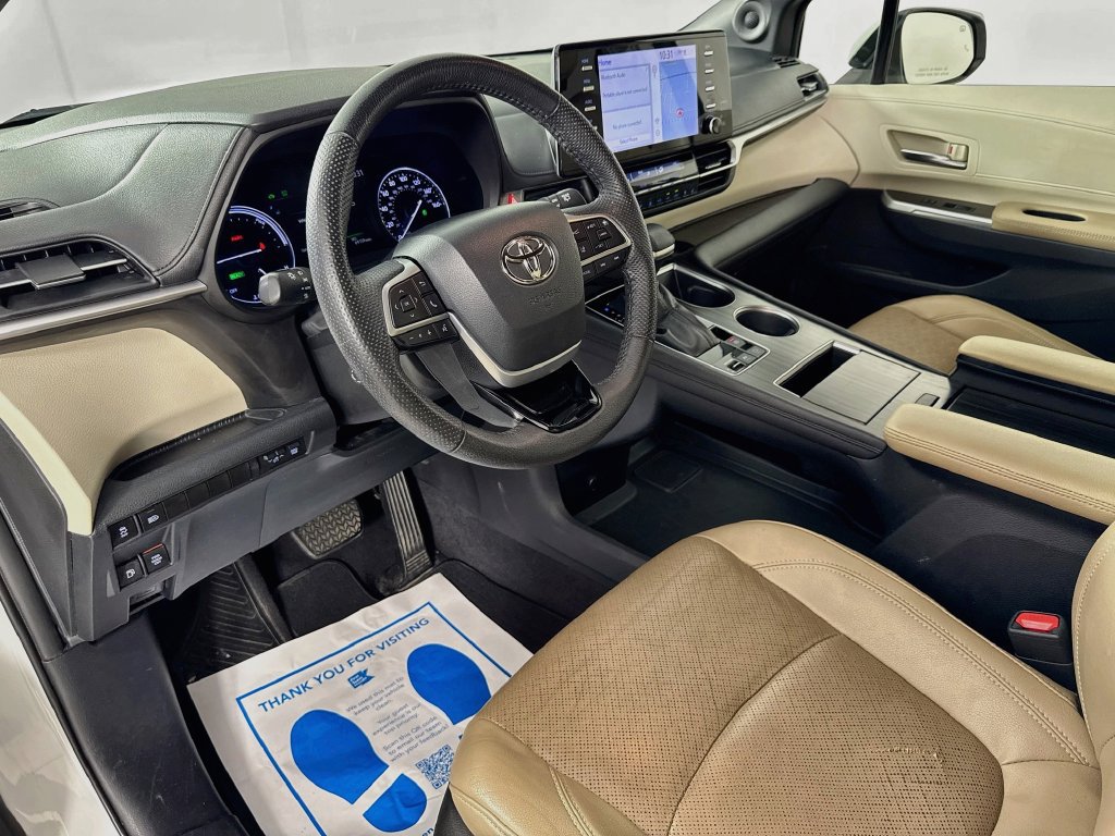 Used 2022 Toyota Sienna Limited FWD image 10