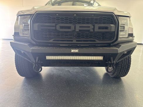 Used 2017 Ford F150 Raptor w/ Equipment Group 802A Luxury AWD/4WD image 8