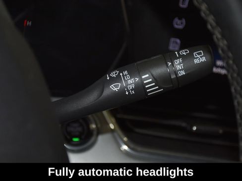 Used 2025 Chevrolet Trax LT w/ LT Convenience Package FWD image 16