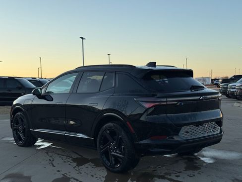 Used 2024 Chevrolet Equinox EV RS image 5