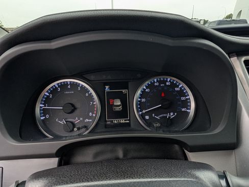 Used 2017 Toyota Highlander Plus AWD/4WD image 21