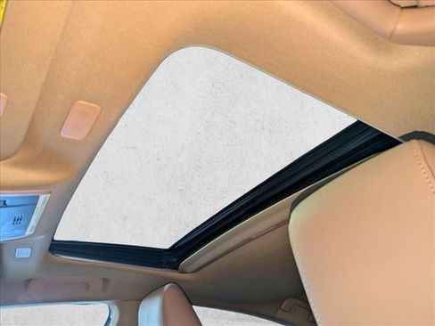 Used 2025 Lexus ES 300h w/ Premium Package FWD image 17