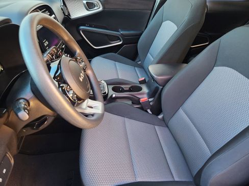Used 2023 Kia Soul S image 15