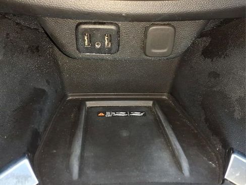 Used 2023 Chevrolet Traverse LT image 19