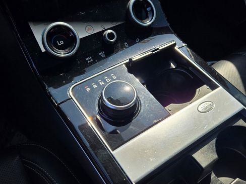 Used 2018 Land Rover Range Rover Velar R-Dynamic SE image 27