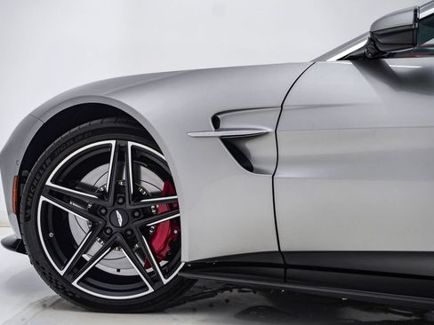 Used 2025 Aston Martin V8 Vantage Coupe RWD image 14