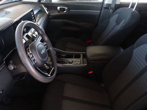 Used 2023 Kia Sorento LX image 8