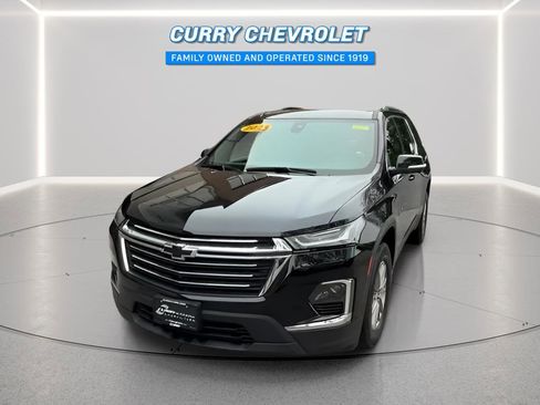 Used 2023 Chevrolet Traverse LT w/ Rear Camera Mirror Package AWD/4WD image 3