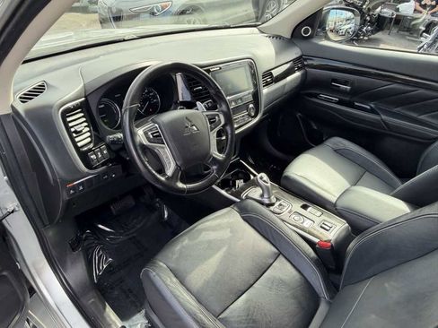 Used 2018 Mitsubishi Outlander GT image 12