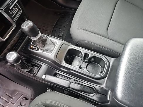 Used 2020 Jeep Wrangler Sport image 28