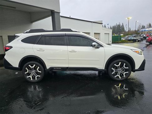 Certified 2022 Subaru Outback Touring XT image 3