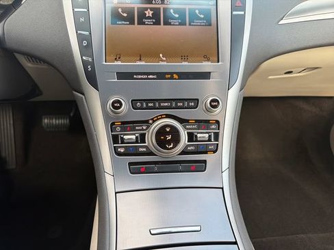 Used 2019 Lincoln MKZ Premiere FWD image 19