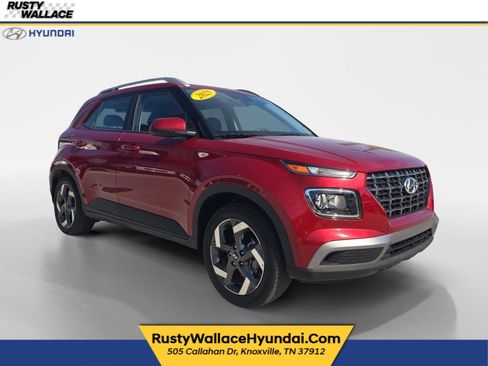 Used 2025 Hyundai Venue SEL FWD image 1