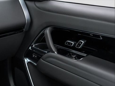 New 2026 Land Rover Range Rover SE image 29