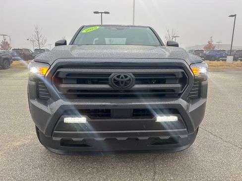 Used 2025 Toyota Tacoma SR5 image 8
