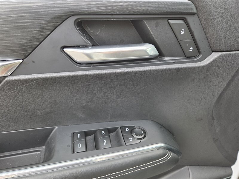 Used 2025 GMC Acadia Elevation FWD image 15