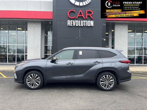 Used 2020 Toyota Highlander Platinum image 5