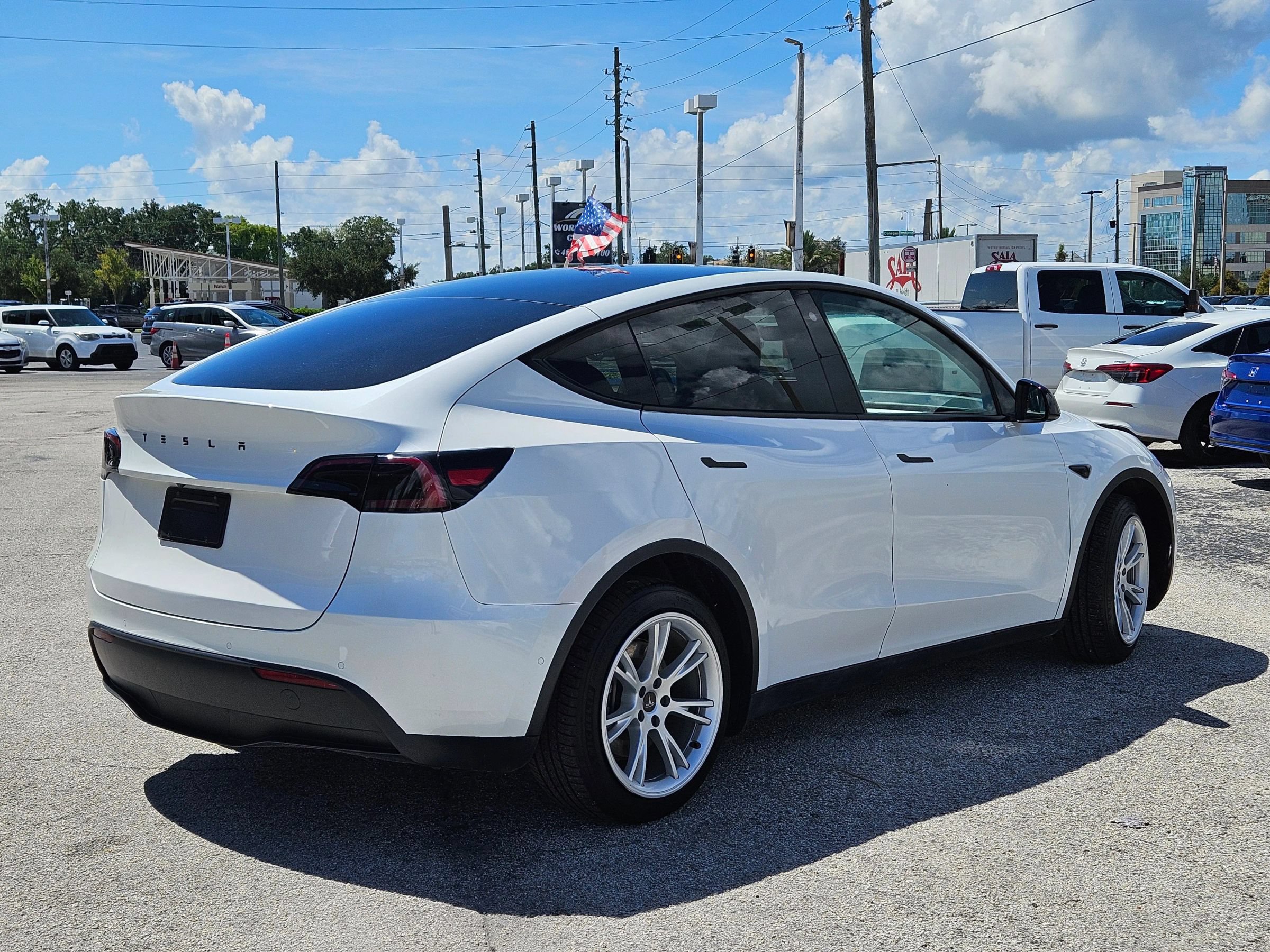 Used 2021 Tesla Model Y Long Range AWD/4WD image 8