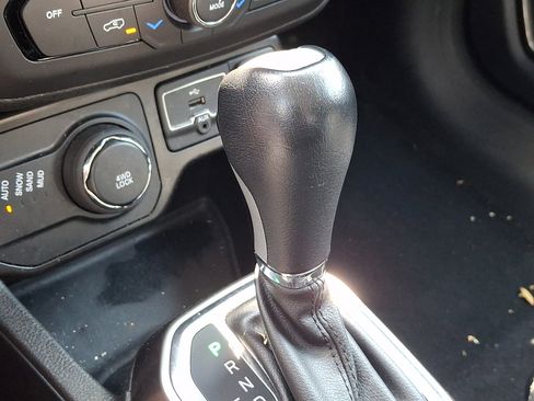 Used 2021 Jeep Renegade Limited AWD/4WD image 14