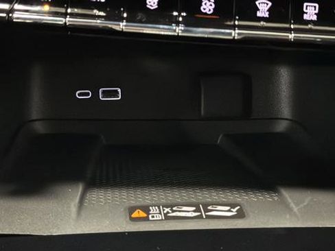 New 2026 Chevrolet Traverse LT image 10