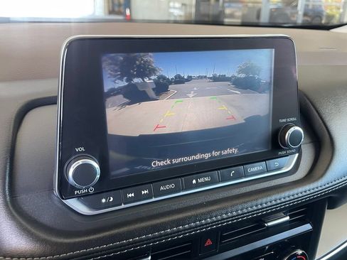 Used 2023 Nissan Rogue S FWD image 16