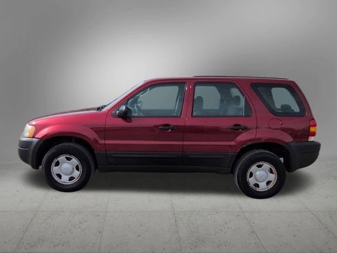Used 2004 Ford Escape XLS image 3