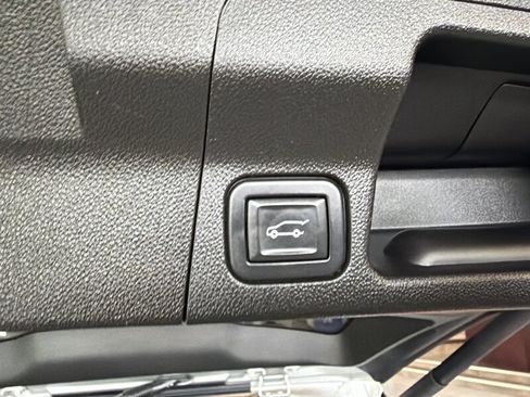 Used 2020 GMC Acadia SLT AWD/4WD image 30