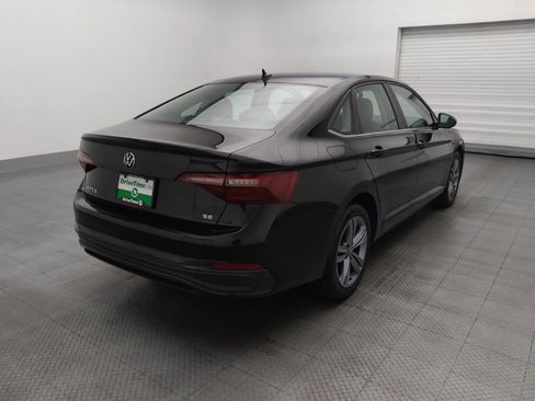 Used 2024 Volkswagen Jetta SE image 9