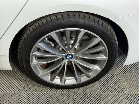 Used 2021 BMW 540i w/ Convenience Package image 11