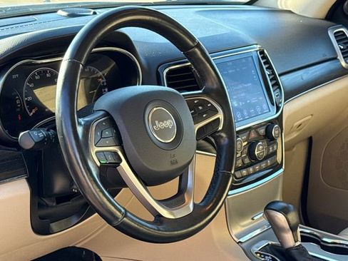 Used 2021 Jeep Grand Cherokee Limited w/ Luxury Group II image 19