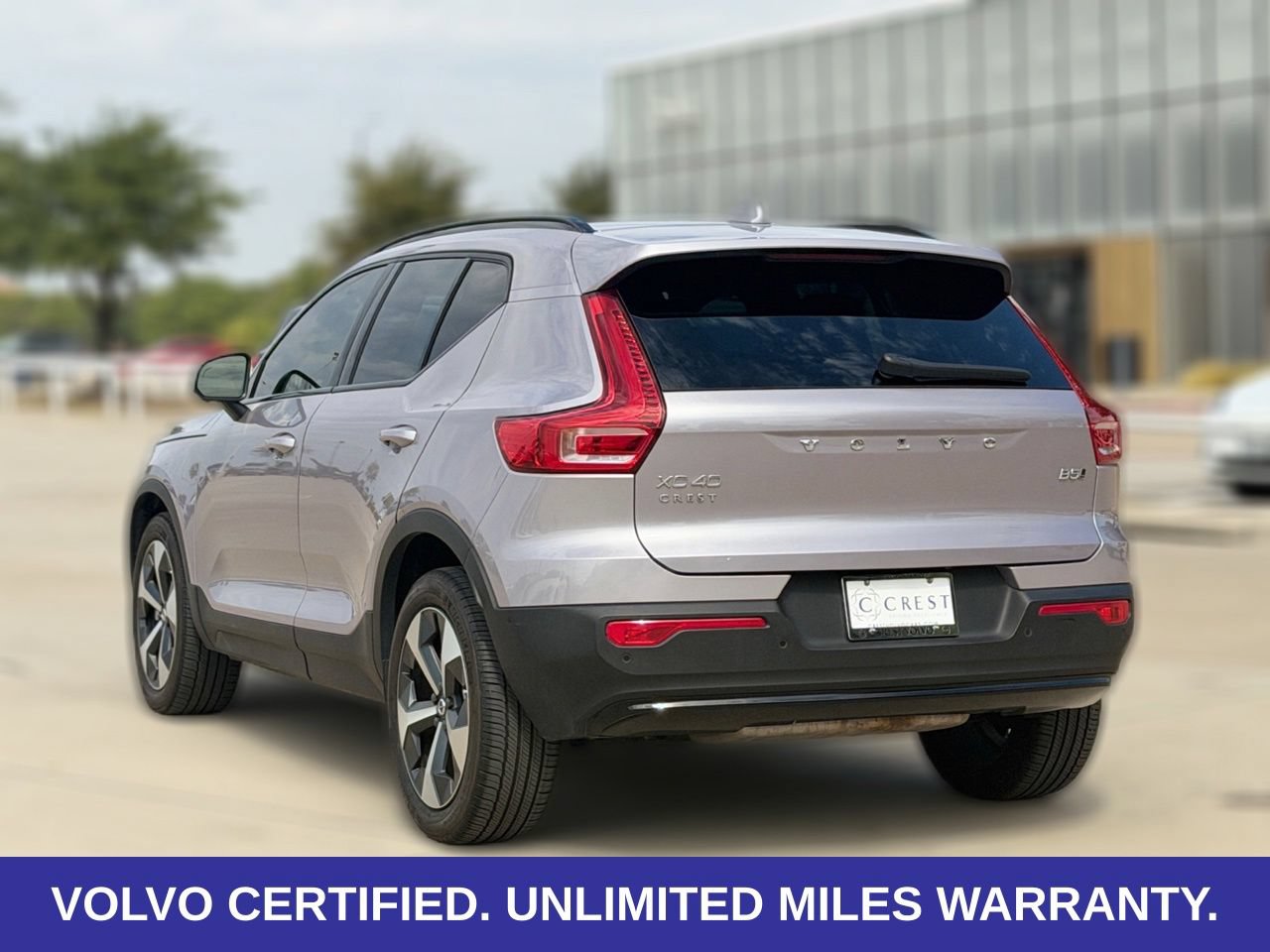 Certified 2026 Volvo XC40 B5 Plus AWD/4WD image 6