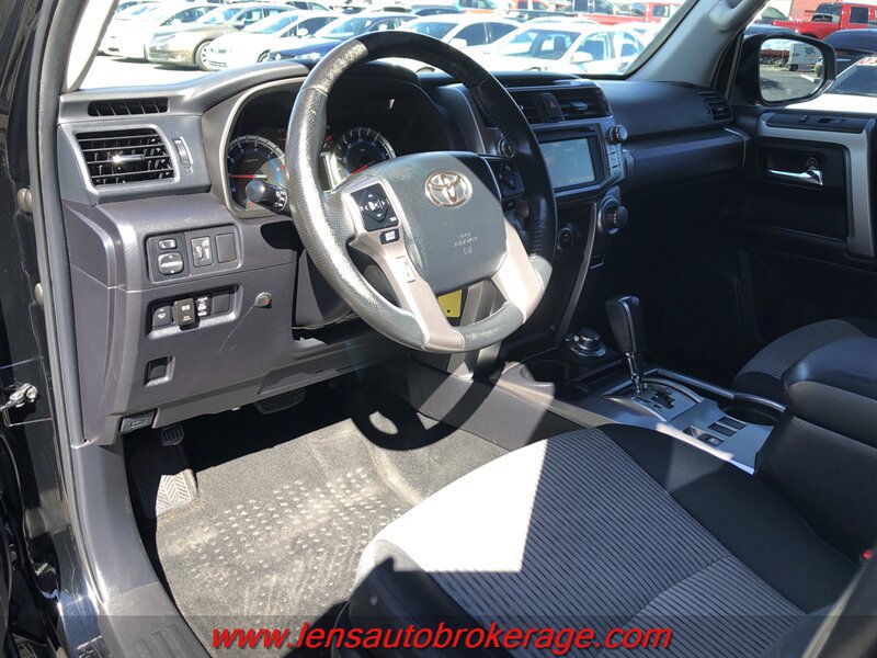 Used 2015 Toyota 4Runner SR5 AWD/4WD image 12