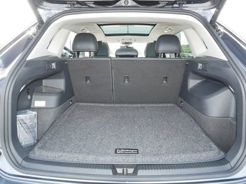 Certified 2025 Volkswagen Tiguan SE AWD/4WD image 18