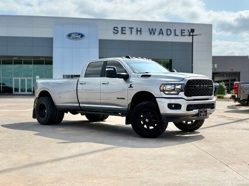Used 2024 RAM 3500 Big Horn w/ Night Edition AWD/4WD image 1