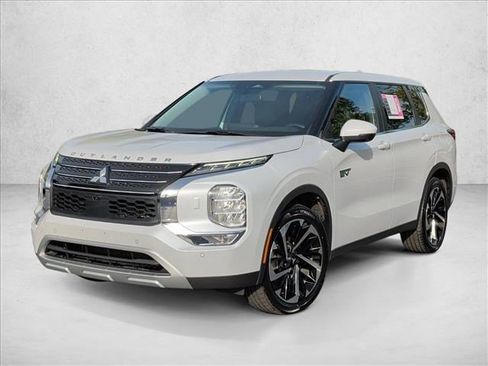 Used 2024 Mitsubishi Outlander 4WD Plug-In Hybrid image 1